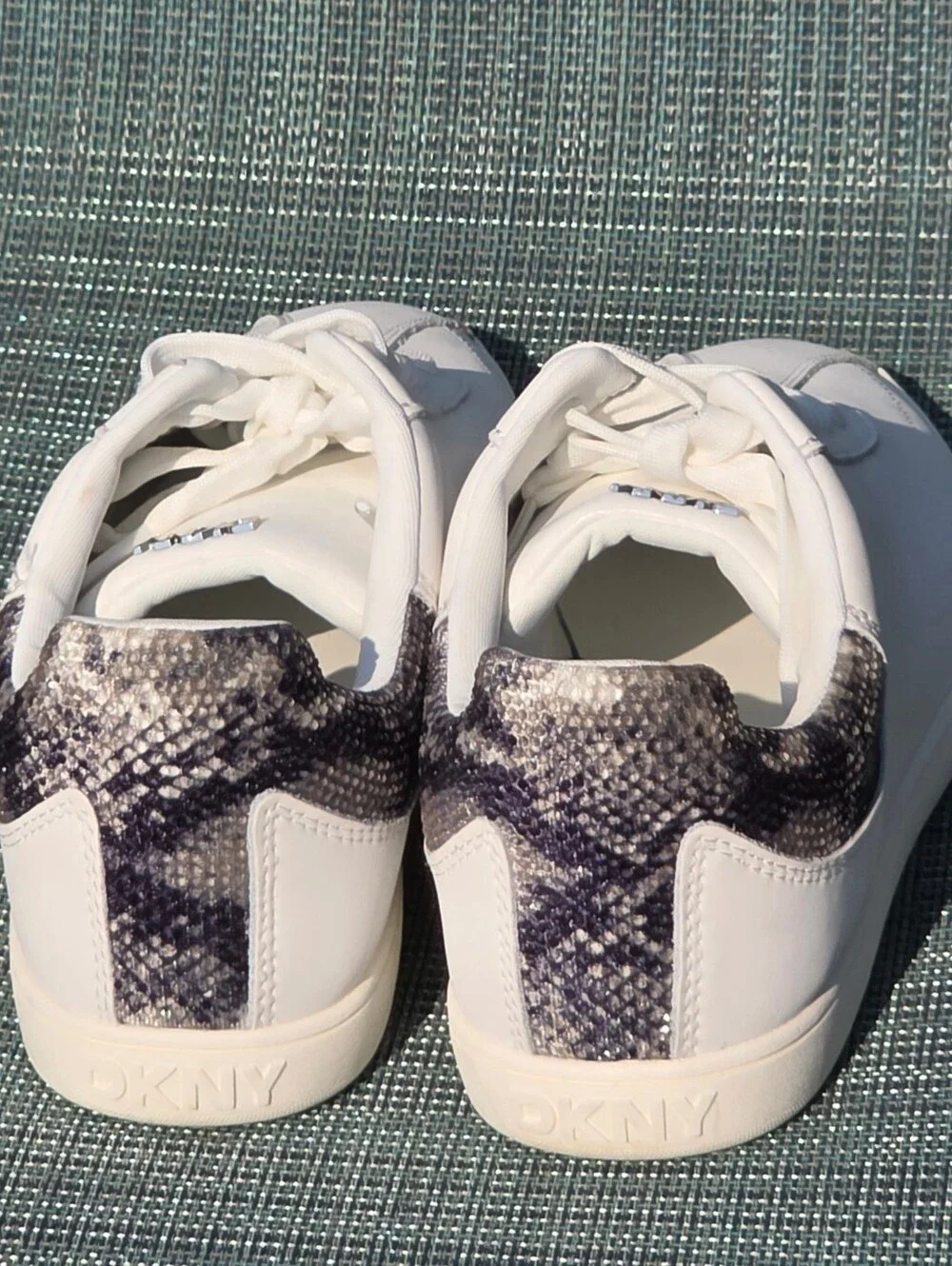 DKNY Seacliff Women's Sneakers Size 11 White Leather Rhinestone Low Top Shoes